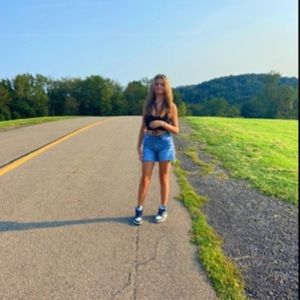 Meet your Posher, Ava